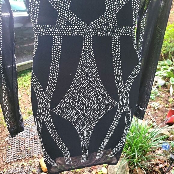 nwot Black with shiny crystals and mesh sleeves with adorned crystals, - Picture 4 of 14